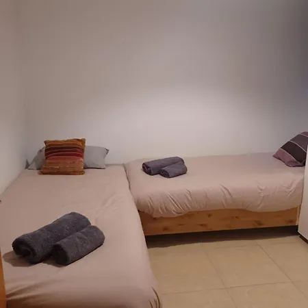 2 Bed Apt